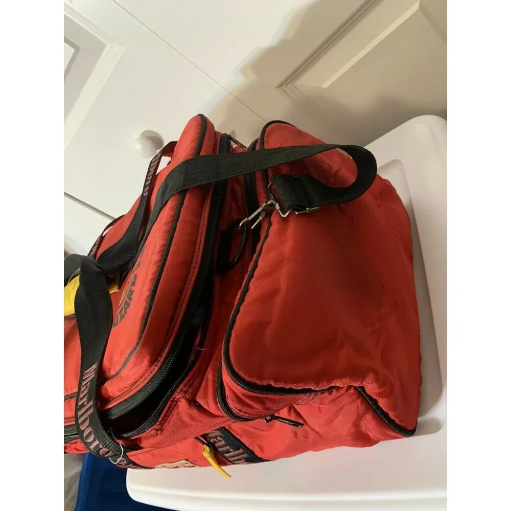 VTG Marlboro ADVENTURE TEAM LIZARD ROCK Red LARGE‎ Bag Cooler